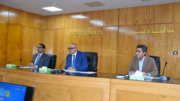 محافظ الأقصر: إجراءات قوية وفورية تجاه ملفات التقنين والتصالح