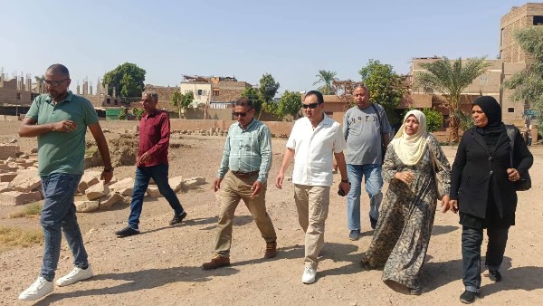 مدير آثار الأقصر يتفقد معبد أرمنت ويتابع أعمال البعثة الفرنسية بالموقع الأثري