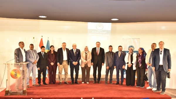 بحضور محافظ الأقصر.. هيئة الاعتماد والرقابة الصحية تكرّم مدير فرعها السابق لبلوغها سن التقاعد