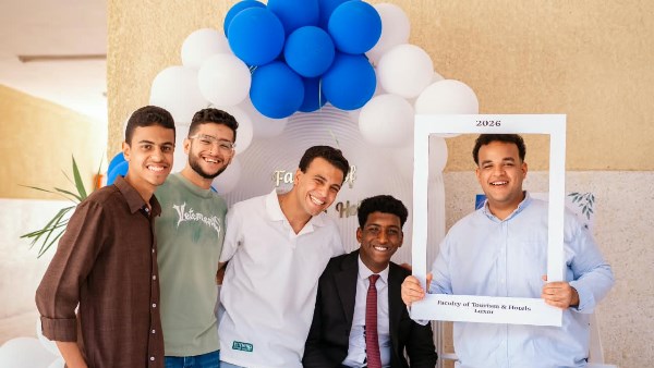 بالونات وفرحة الطلاب.. جامعة الأقصر تستقبل طلابها في أول أيام العام الجديد
