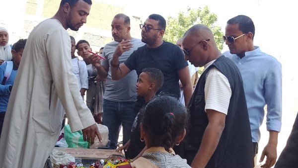 حملة مكبرة لرفع الإشغالات حفاظًا على سلامة الطلاب بجنوب الأقصر.. صور