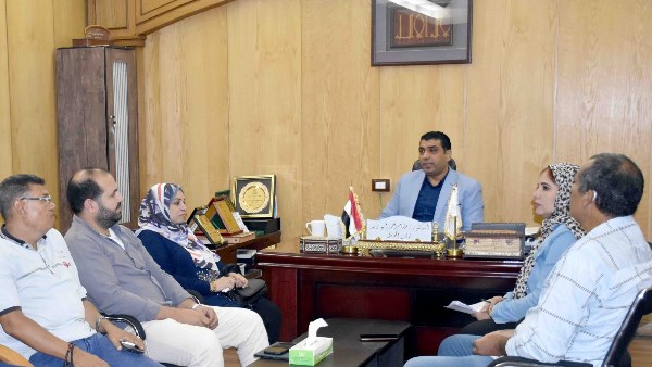 نائب محافظ الأقصر يعقد اجتماعًا لمناقشة سبل دعم أصحاب المشروعات بالمراكز والمدن