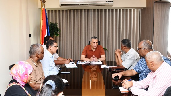 محافظ أسوان يوجه بالتنسيق الجيد لإنجاح فعاليات مشروع مسرح المواجهة والتجوال