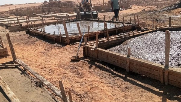 لدعم جهود التنمية والإستثمار.. محافظ أسوان يتابع بدء الأعمال التنفيذية لمجمع التمور بقرية فارس بكوم أمبو
