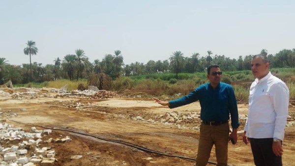 نائب محافظ أسوان يرصد تعدياً على مساحة 15 ألف بدراو ويوجه بإزالته فى المهد
