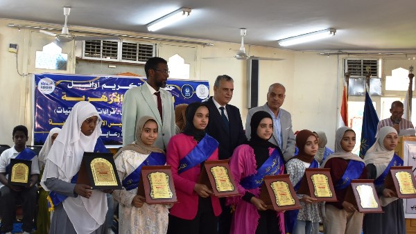 نائب محافظ أسوان يشهد الحفل السنوي لتكريم أوائل الشهادات الأزهرية والمتفوقين