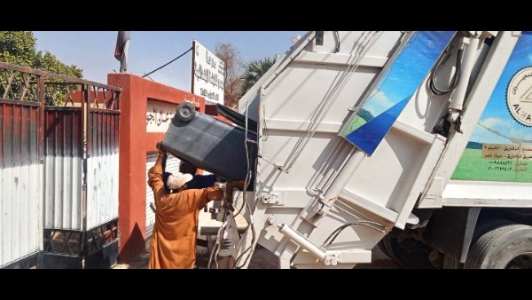 محافظ أسوان يتابع نتائج القوافل الطبية المجانية بقرى نصر النوبة.. وتكثيف جهود النظافة بكلابشة