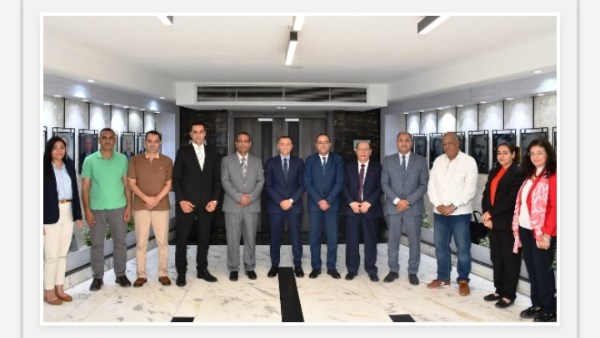 أخبار أسوان: عقد الاجتماع الأول للمرصد الإقليمى لسوق العمل.. وتكريم الدكتور سيد حسن لترقيتة وكيل المعاهد الأزهرية
