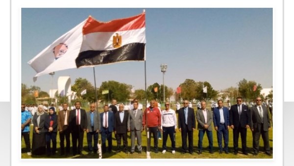 أخبار أسوان.. تركيب لوحات لعربات الحنطور.. وتحية العلم بداية للعام الدراسى بكليات الجامعة