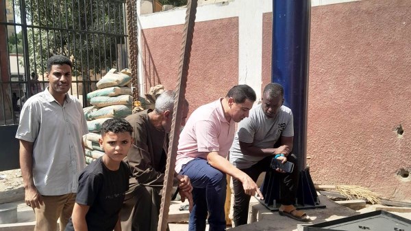 رئيس الوحدة المحلية بكوم أمبو يتفقد منطقة جبل الزلط لمتابعة الخدمات والمرافق