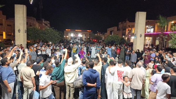 عروض غنائية واستعراضية للأطفال تضيء «شارع الفن» بميدان المحطة بأسوان