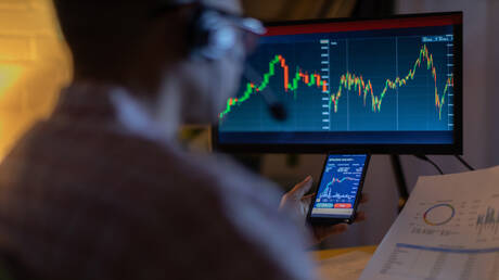 الأسهم السعودية تتراجع وسط تصاعد المخاوف بشأن إمدادات النفط