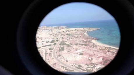 سجال الخليج  والجزر: طهران تصف مطالب أبو ظبي بـ”سوء فهم”
