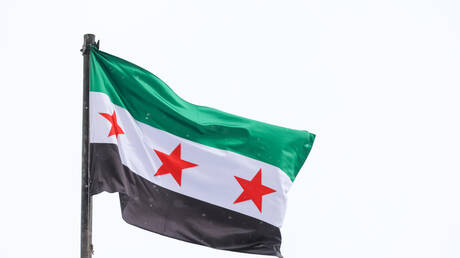 وزير الدفاع السوري يبحث مع رئيس هيئة الأركان الأردنية تعزيز التعاون الدفاعي