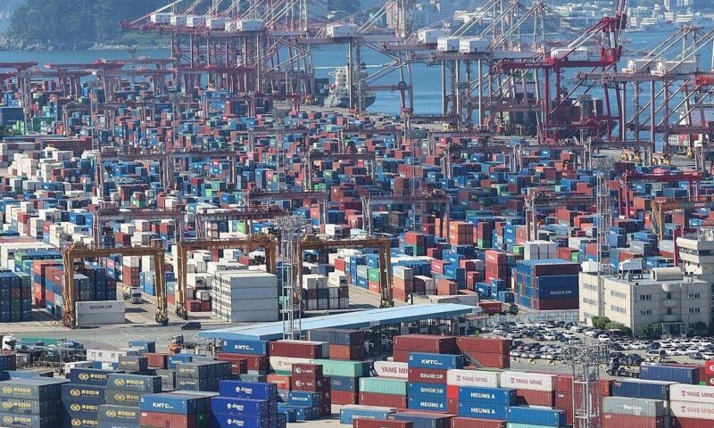 صادرات كوريا الجنوبية تقفز 68.7% في أغسطس بدعم من طفرة الرقائق 