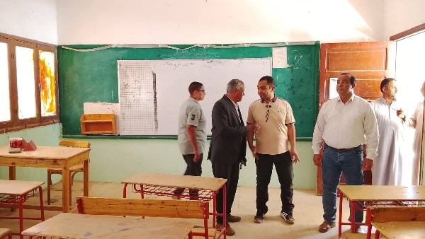 رئيس مركز بلاط بالوادي الجديد يتابع جاهزية المدارس للعام الدراسي الجديد