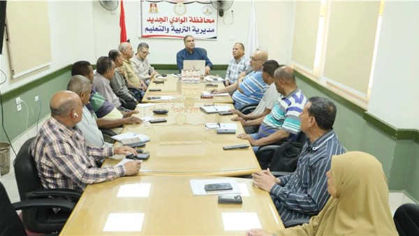 أخبار الوادي الجديد: مدير التعليم يضع اللمسات الأخيرة لانطلاق الدراسة.. ووكيل الصحة يتفقد اللمسات النهائية بوحدة طب الأسرة الجديدة بـ«القصر»
