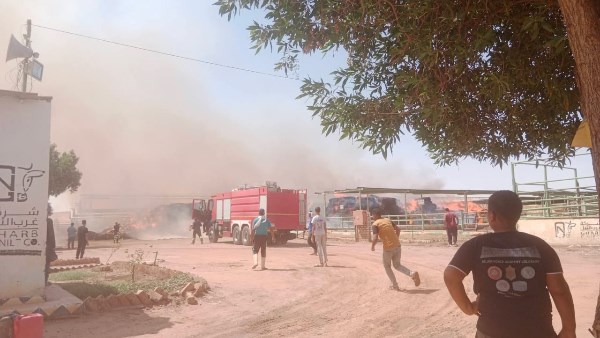 إصابة شخص في حريق داخل إحدى المزارعة في الخارجة