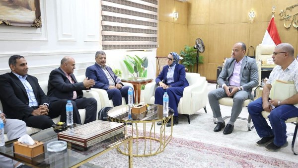 للتوسع في برامج إكثار أصناف القمح..  محافظ الوادي الجديد تلتقي وفد هيئة الطاقة الذرية