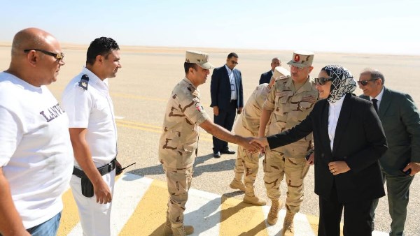 محافظ الوادي الجديد تستقبل مدير جمعية المحاربين القدماء وضحايا الحرب