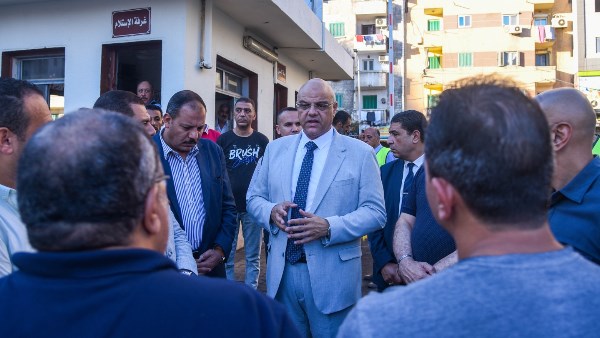 محافظ الإسكندرية يتفقد جراج تشغيل وصيانة أتوبيسات هيئة النقل العام