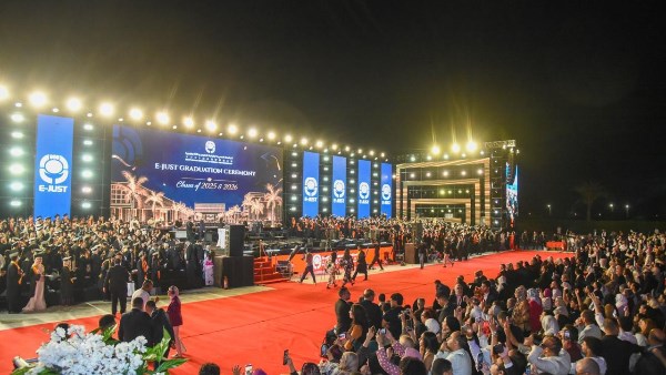 محافظ الإسكندرية: الدولة تولي اهتمامًا كبيرًا بتطوير منظومة التعليم