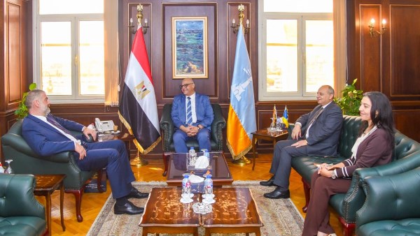 محافظ الإسكندرية يودع القنصل الروسي بمناسبة انتهاء فترة عمله