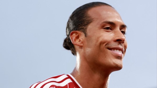 هل اقترب فان دايك من الرحيل عن ليفربول إلى ريال مدريد بتوصية مورينيو؟