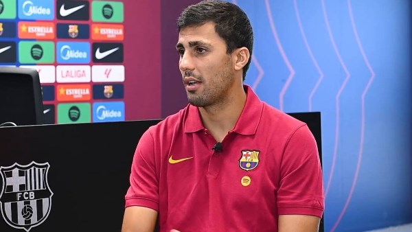 رودري يكشف الفارق بين فليك وجوارديولا ويثير الجدل بتصريح عن ريال مدريد