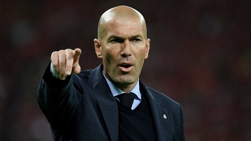 زيدان يبدأ ثورته في منتخب فرنسا، ضحية جديدة من أصحاب الخبرات