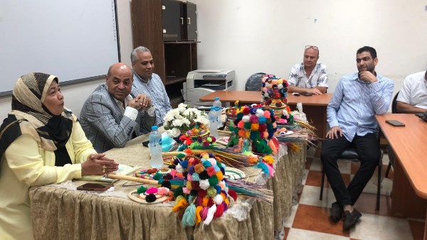 تعليم مطروح يبحث تنفيذ محاضرات أون لاين لطلاب القرى والنجوع الصحراوية