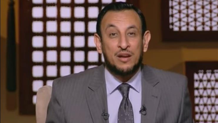 دلالة بلاغية مهمة.. رمضان عبدالمعز يفسر قول الله “إنما يخشى الله من عباده العلماء”