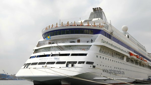 ميناء غرب بورسعيد يستقبل السفينة السياحية ASTORIA GRANDE | شاهد