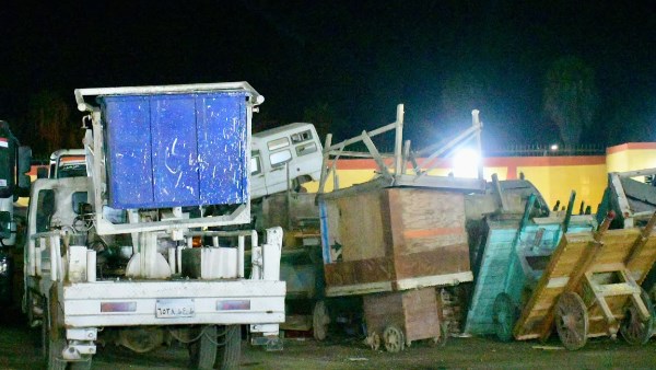 خلال جولة مسائية مفاجئة.. محافظ بورسعيد يتفقد جراج المحافظة بحي الزهور