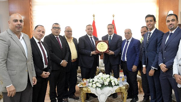 محافظ بورسعيد يبحث مع نقيب المهندسين تعزيز التعاون ودعم خطط التنمية