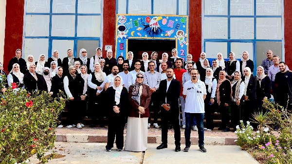 بالورود والهدايا.. المدرسة المصرية اليابانية بدمياط الجديدة تستقبل طلابها في أول أسبوع للدراسة