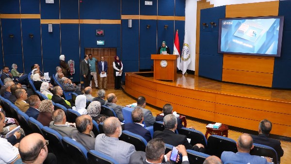 حوار مجتمعي بميناء دمياط  لتقييم أثره الاقتصادي والبيئي وتعزيز تنافسيته