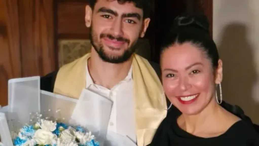 لقاء الخميسي تحتفل بتخرج نجلها من الجامعة وتوجه رسالة مؤثرة