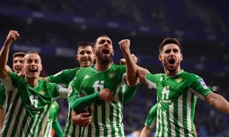 ريال بيتيس يهزم فياريال بثنائية في الدوري الإسباني