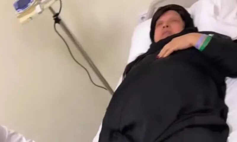 فيفي عبده تطمئن جمهورها بعد إصابتها بكسر في القدم