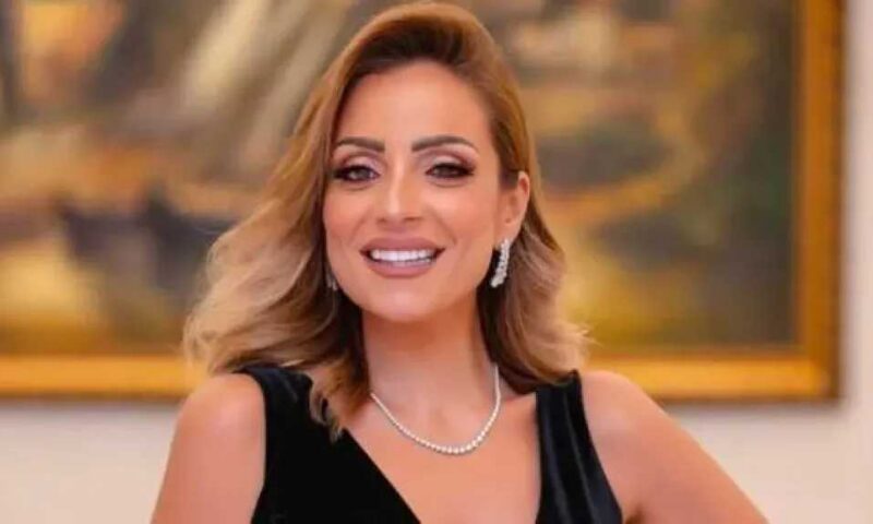 ريم البارودي تعلق على صورتها مع عبدالباسط حمودة في زفاف نجل سعد الصغير