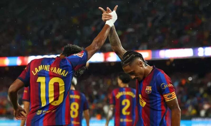 القنوات الناقلة لمباراة برشلونة وإشبيلية اليوم في الدوري الإسباني