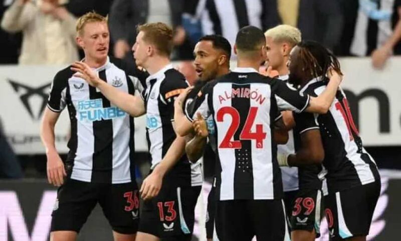 نيوكاسل يهزم هال سيتي بثنائية في الدوري الإنجليزي