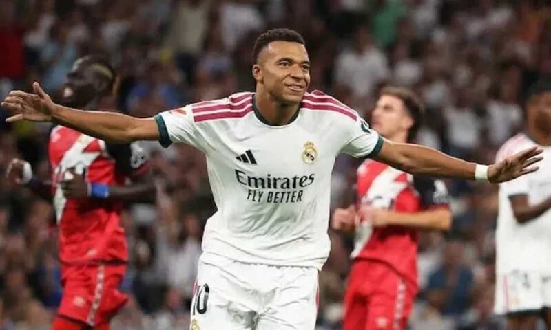 مواعيد مباريات اليوم الأحد والقنوات الناقلة.. ديربي مدريد ولقاء ليفربول وباريس سان جيرمان