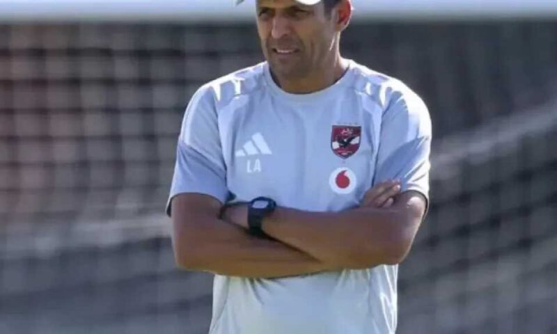 الأهلي يستعد للمرحلة المقبلة.. عموتة يعود للقاهرة ويحدد برنامج التدريبات