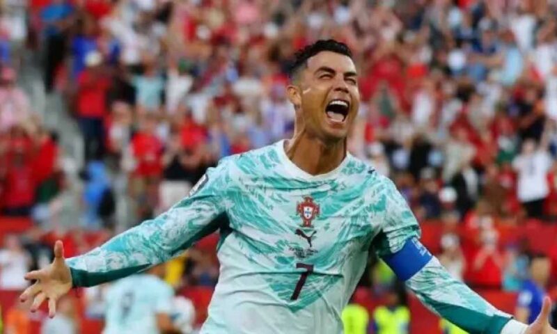 كريستيانو رونالدو يحسم موقفه من الاستمرار مع منتخب البرتغال