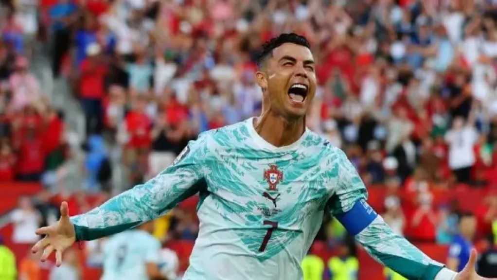 كريستيانو رونالدو يحسم موقفه من الاستمرار مع منتخب البرتغال