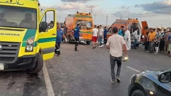 إصابة 11 شخصا في تصادم أتوبيس واشتعال النيران به على طريق الإسماعيلية الصحراوى