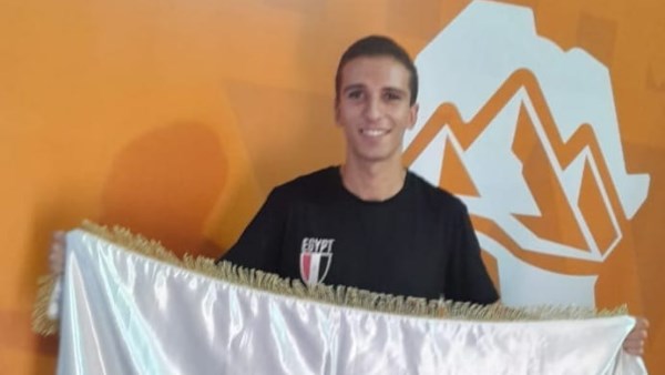 طالب بـ«طب بنها» يفوز بالميدالية الذهبية فى الوثب الطويل ضمن أسبوع شباب الجامعات المصرية