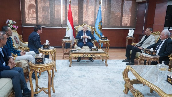 محافظ الغربية يستقبل وفد نقابة الأطباء لبحث تطوير المنظومة الصحية وتعزيز التعاون المشترك